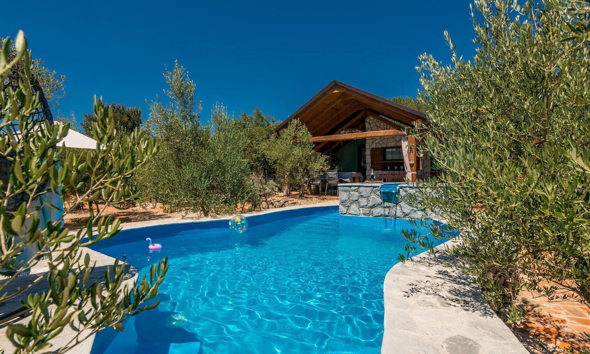 Punat House | Cozy home in Punat with sauna