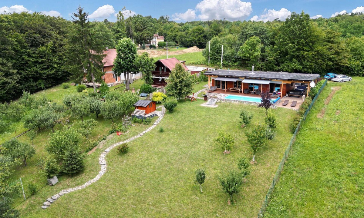 Rakov Potok House | Cozy home in Rakov Potok with sauna