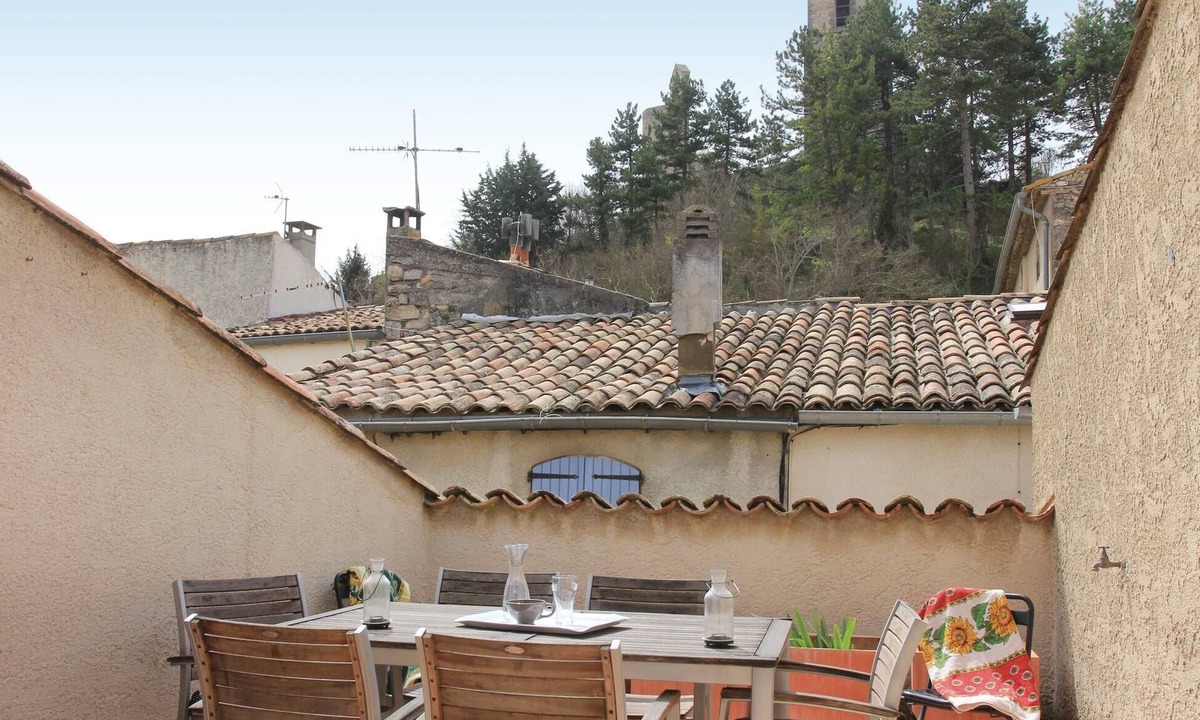 Reillanne House | Cozy home in Reillanne with WiFi