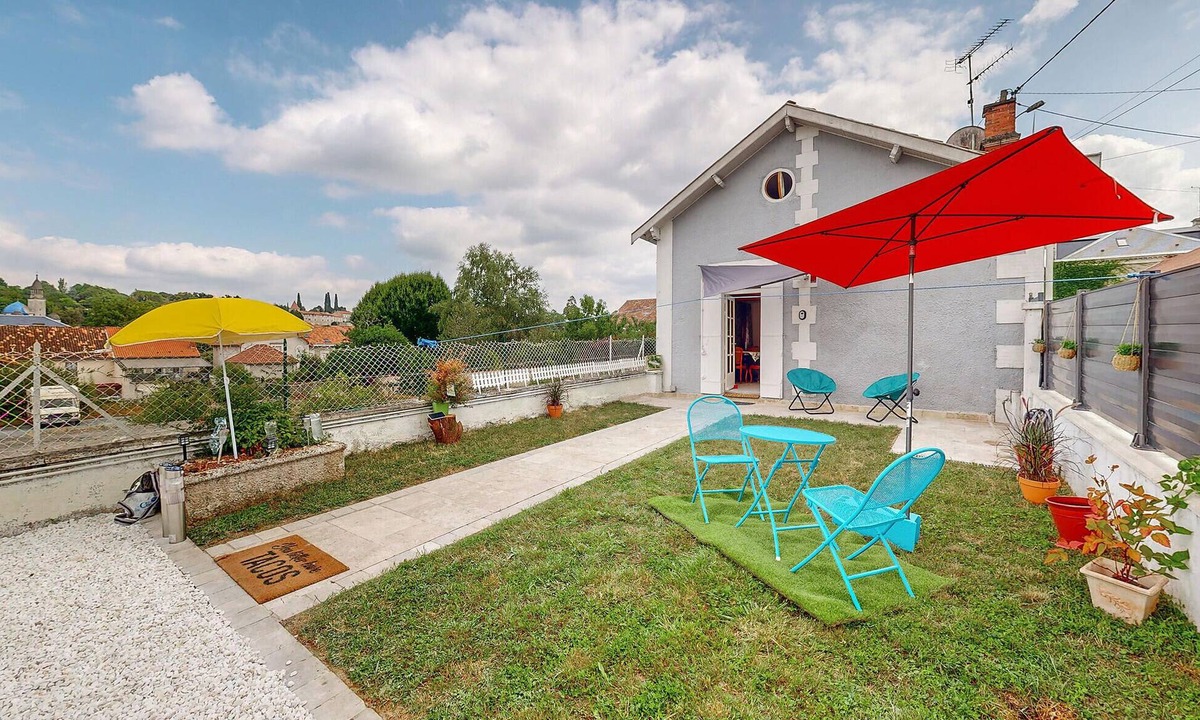 Riberac House | Cozy home in Riberac with WiFi
