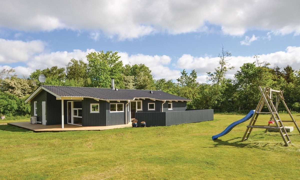 Ronbjerg House | Cozy home in Roslev with WiFi