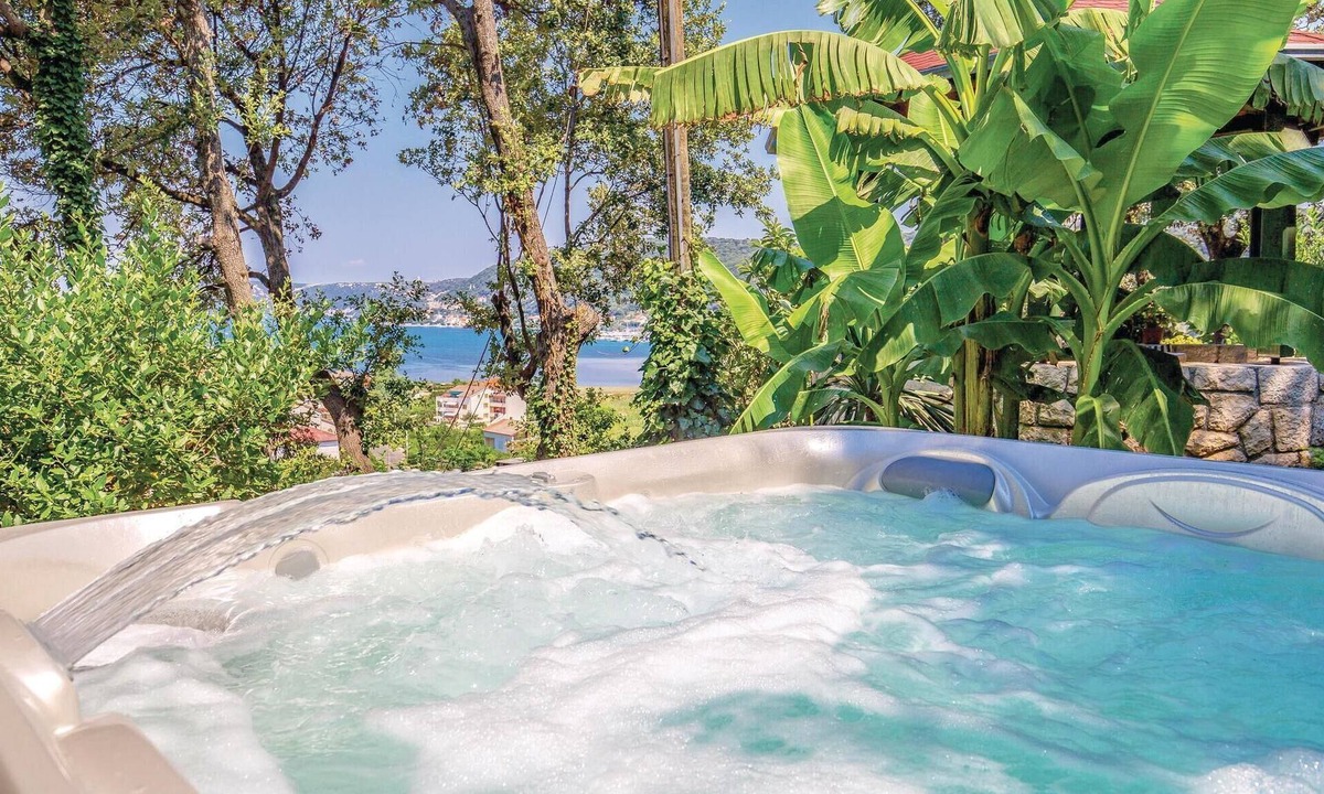 Supetarska Draga House | Cozy home in Supetarska Draga with WiFi