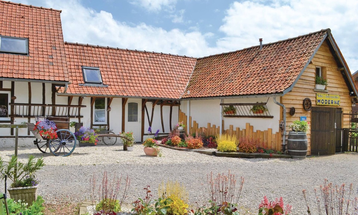 Bourthes House | Cozy home in Senlecques with WiFi