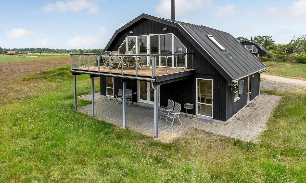 Skjern House | Cozy home in Skjern with kitchen