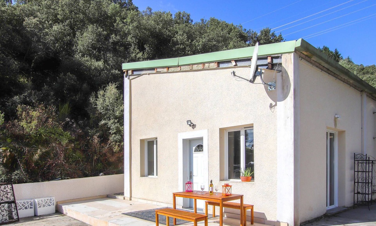 Saint-Peray House | Cozy home in St Peray with sauna