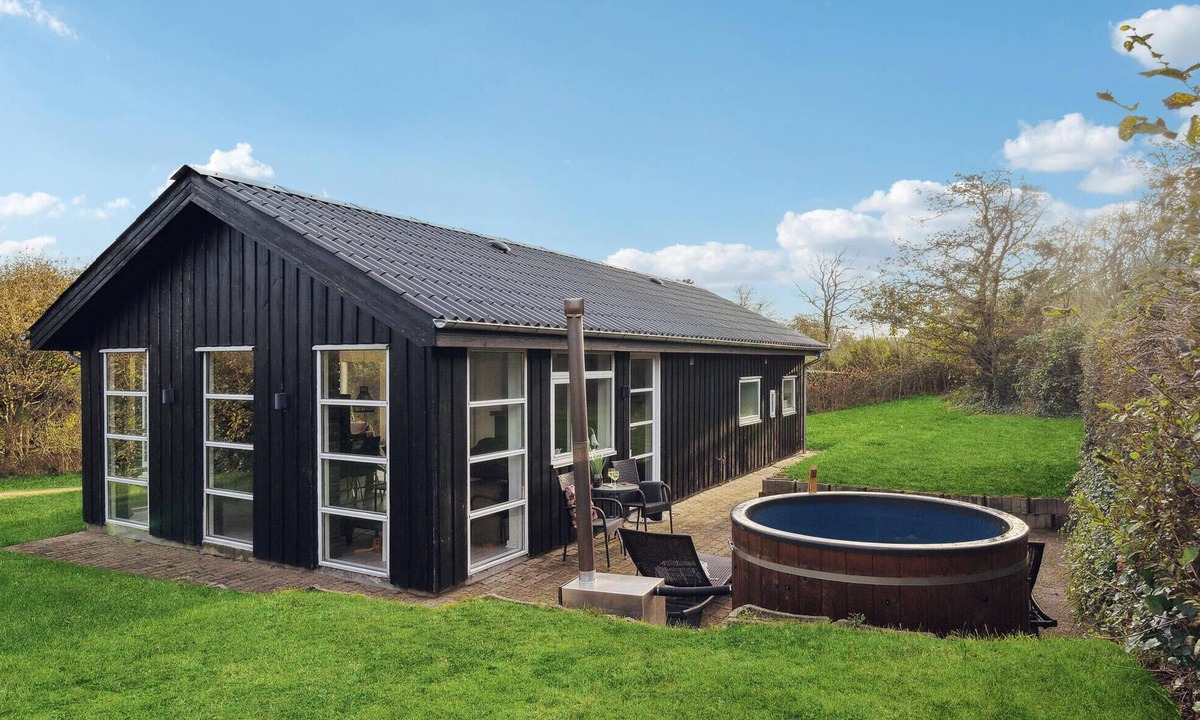 Remmer Strand House | Cozy home in Struer with WiFi