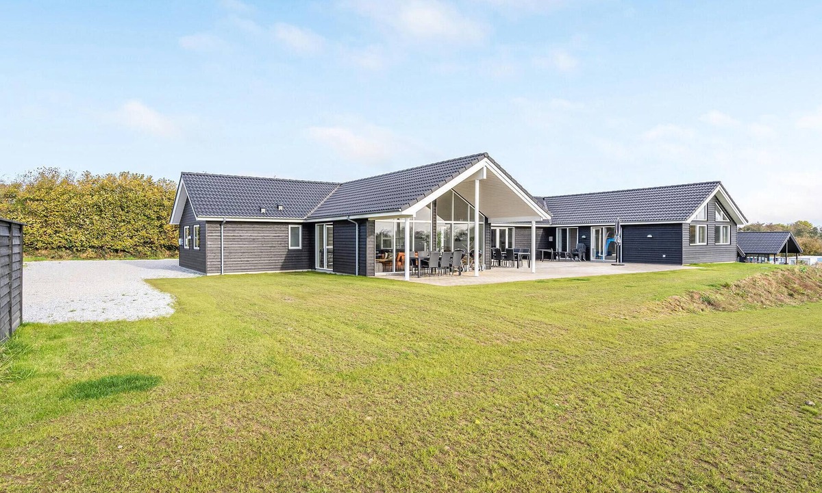 Mommark Strand House | Cozy home in Sydals with sauna