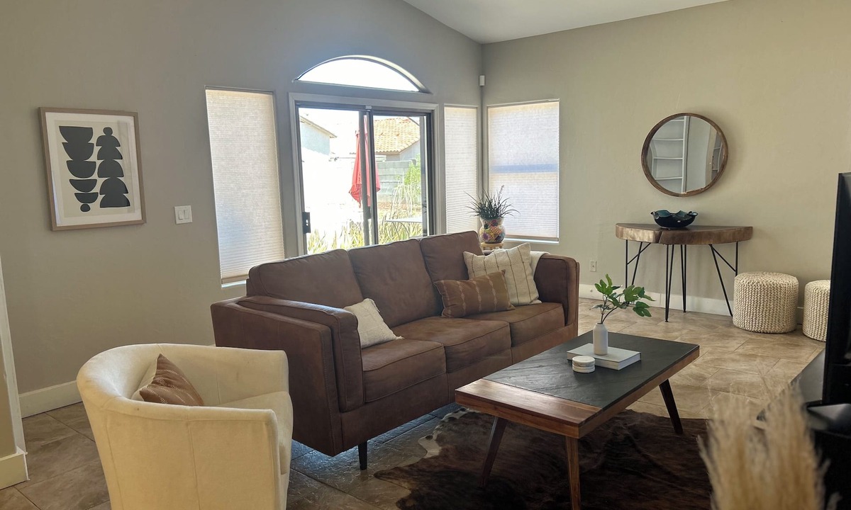 Continental Ranch House | Cozy home in the heart of the desert! 5 minutes from the Saguaro National Park!