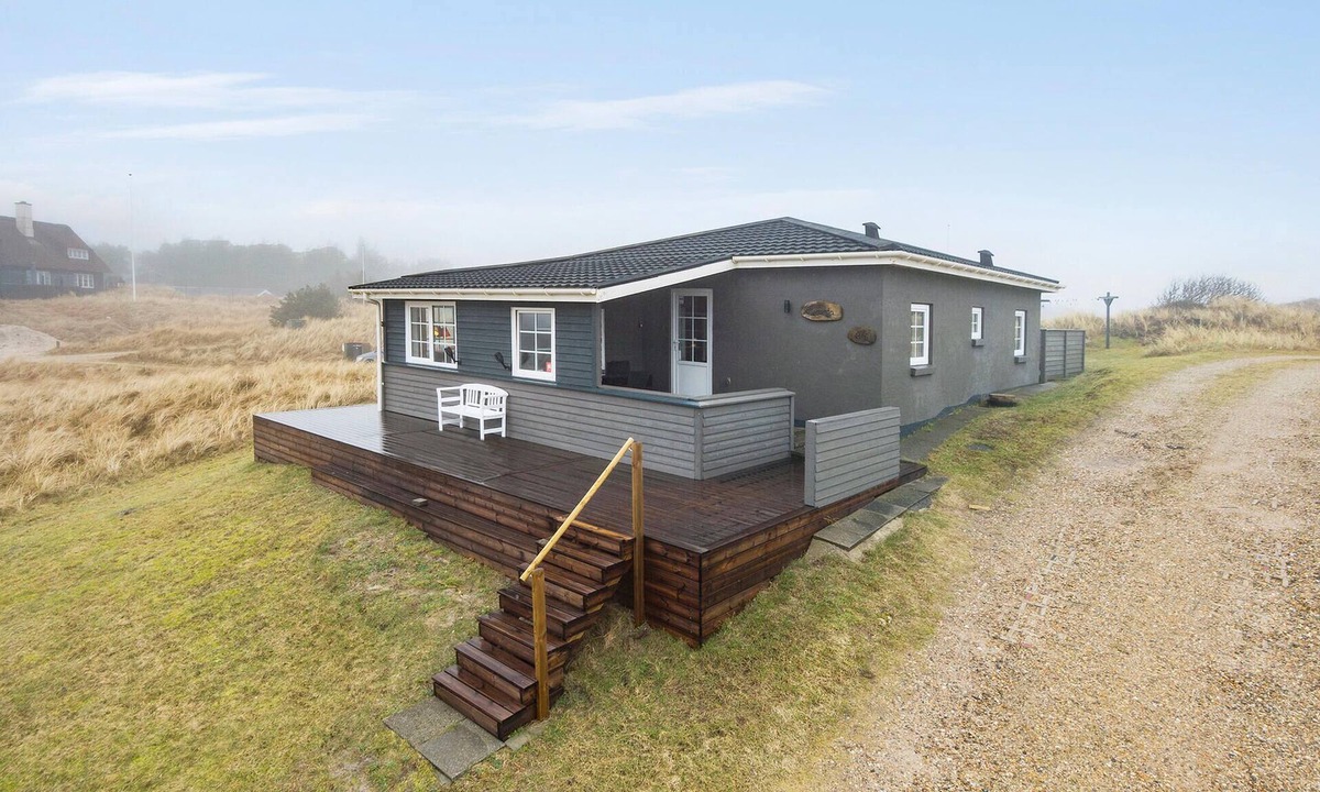 Vejers Strand House | Cozy home in Vejers Strand with sauna