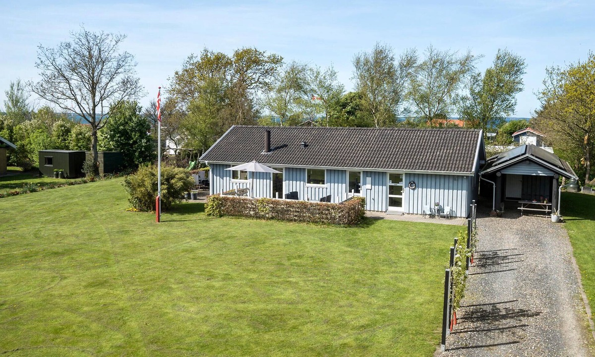 Vinderup House | Cozy home in Vinderup with kitchen