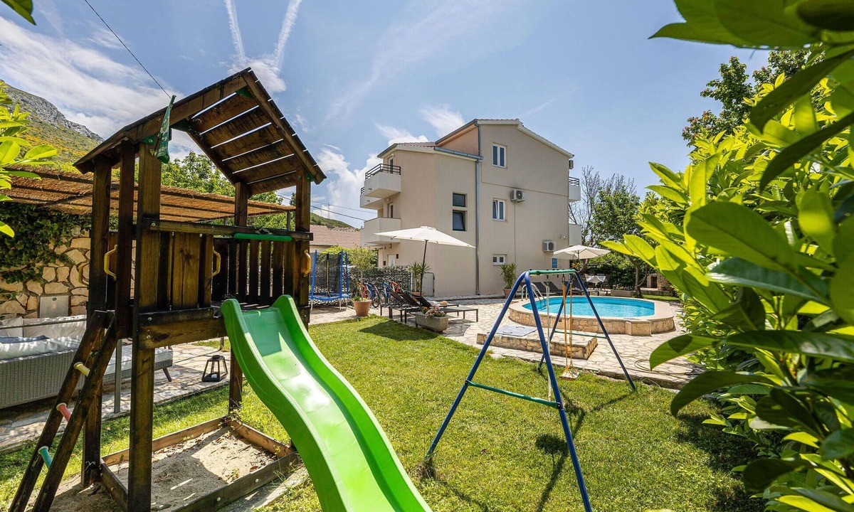 Zrnovnica House | Cozy home in Zrnovnica