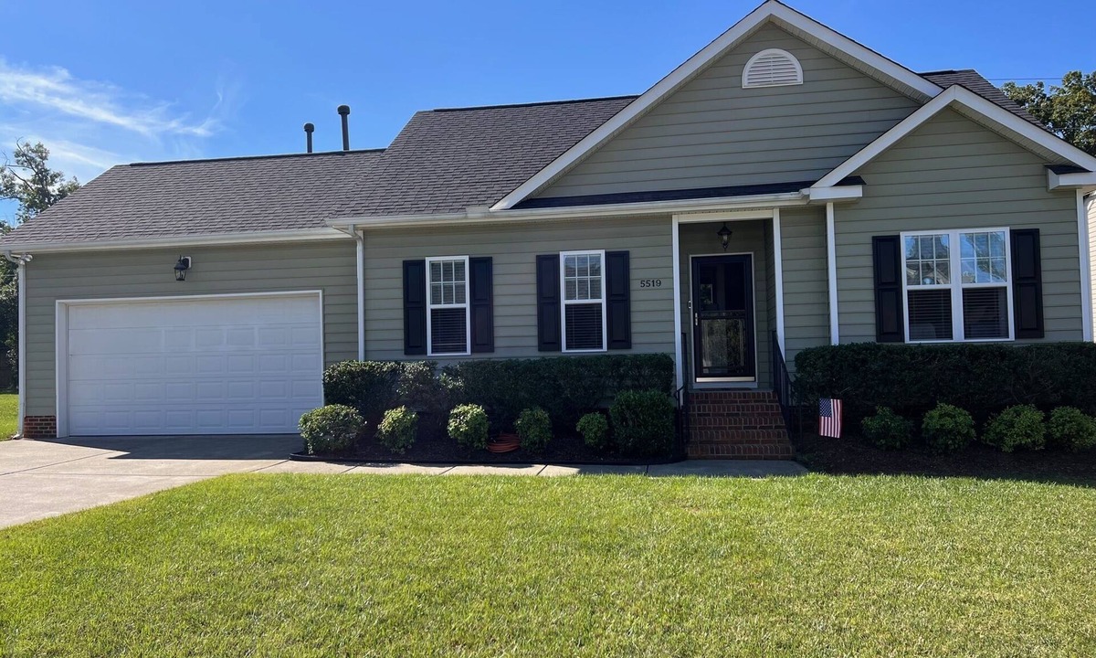 Umstead House | Cozy home near RDU, RTP, Angus Barn & downtown! Pet Friendly! Level-2 EV Charger