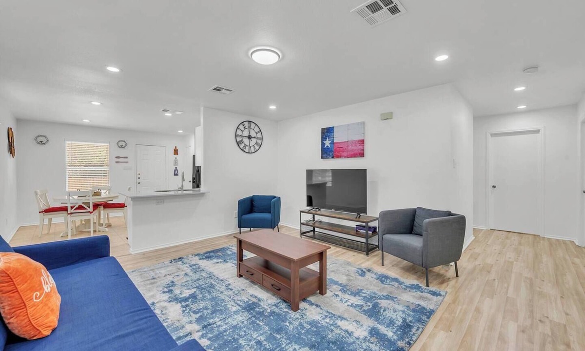 Austin House | Cozy Home Near Tesla COTA + Austin Airport