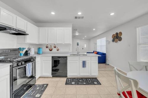 Austin House | Cozy Home Near Tesla COTA Austin Airport