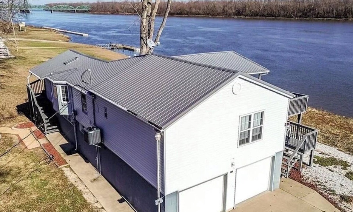 Hardin House | Cozy Home on the Illinois River