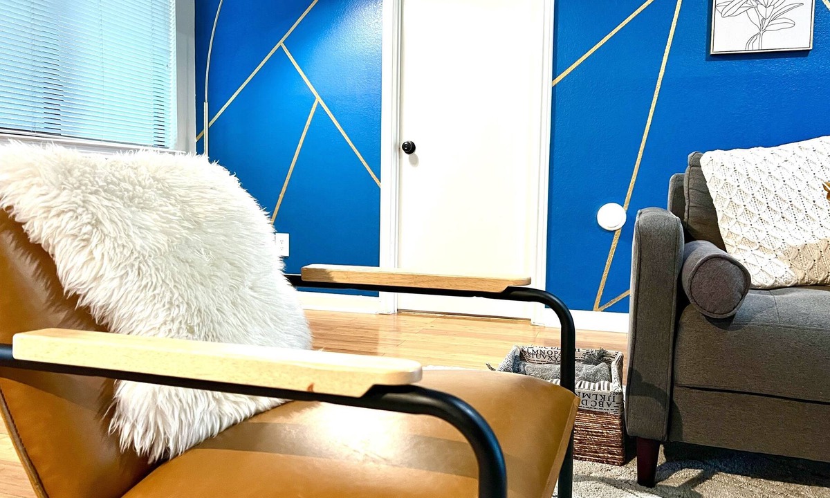 McNeil House | Cozy Home☼Seton+St Davids Medical☼WIFI☼Work Friendly☼Long Stays