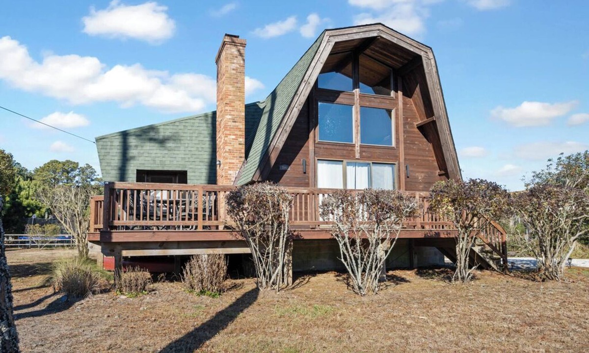 Piney Island House | Cozy home biking distasnce from the beach by Seaside Vacations & Sales