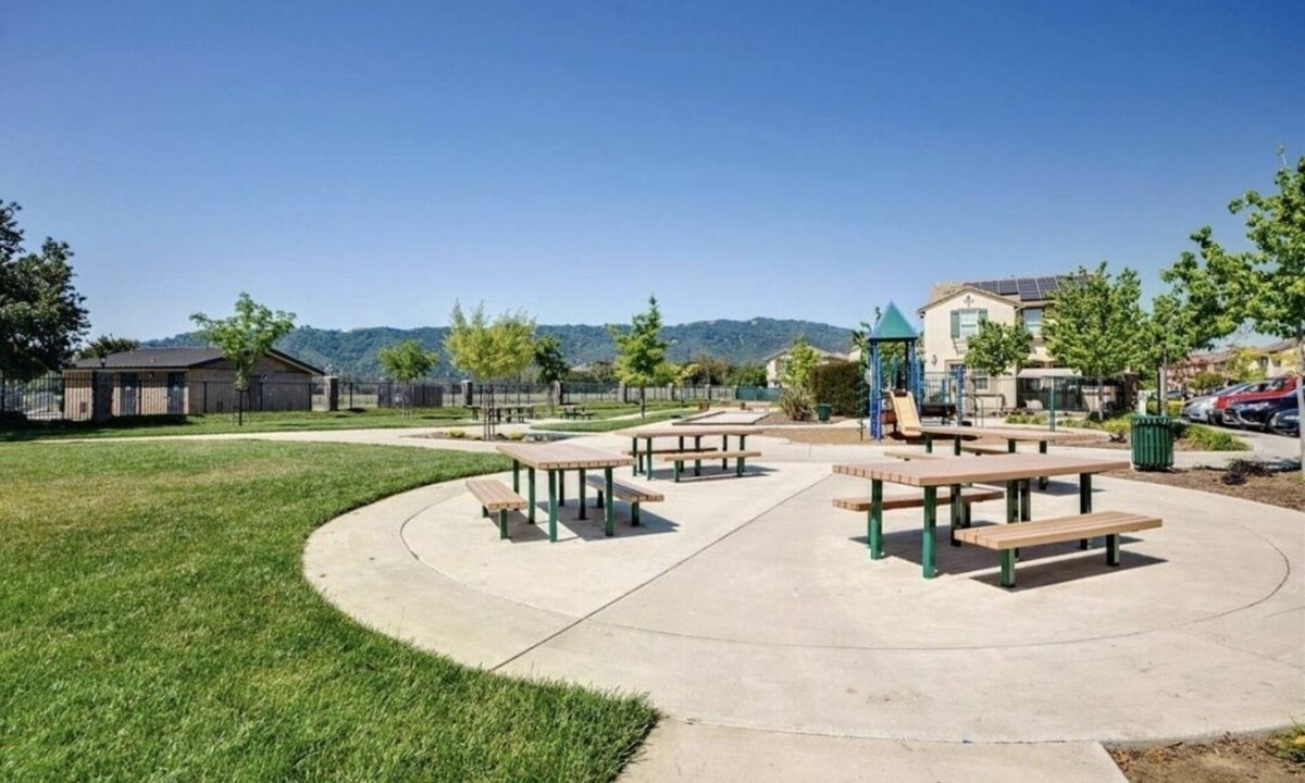 Gilroy House | Cozy Home With Cal-King Bed