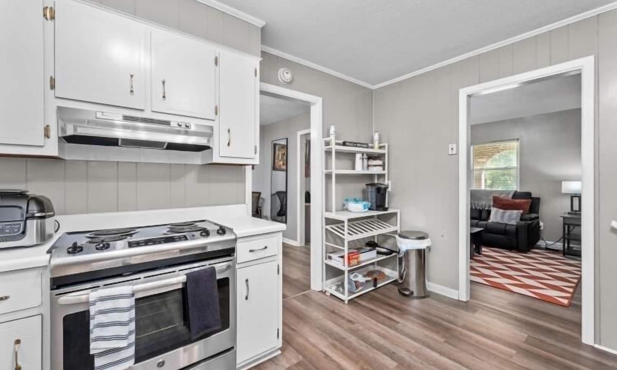 Gracewood House | Cozy Home with everything you need at your finger tips.