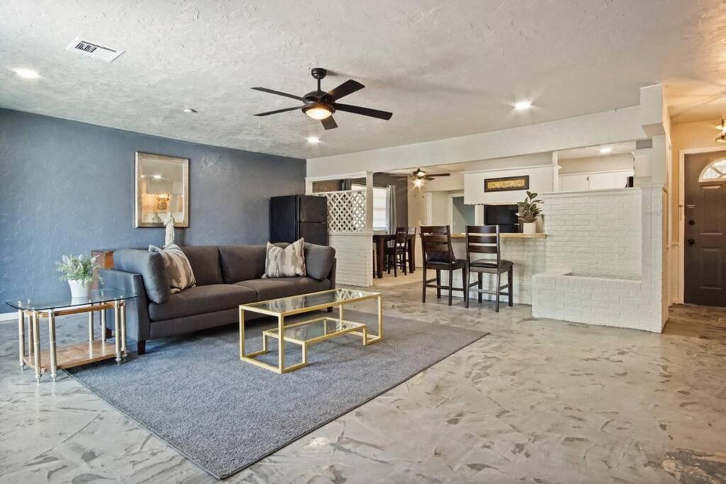 Midwest City House | Cozy home with fenced yard in Midwest City