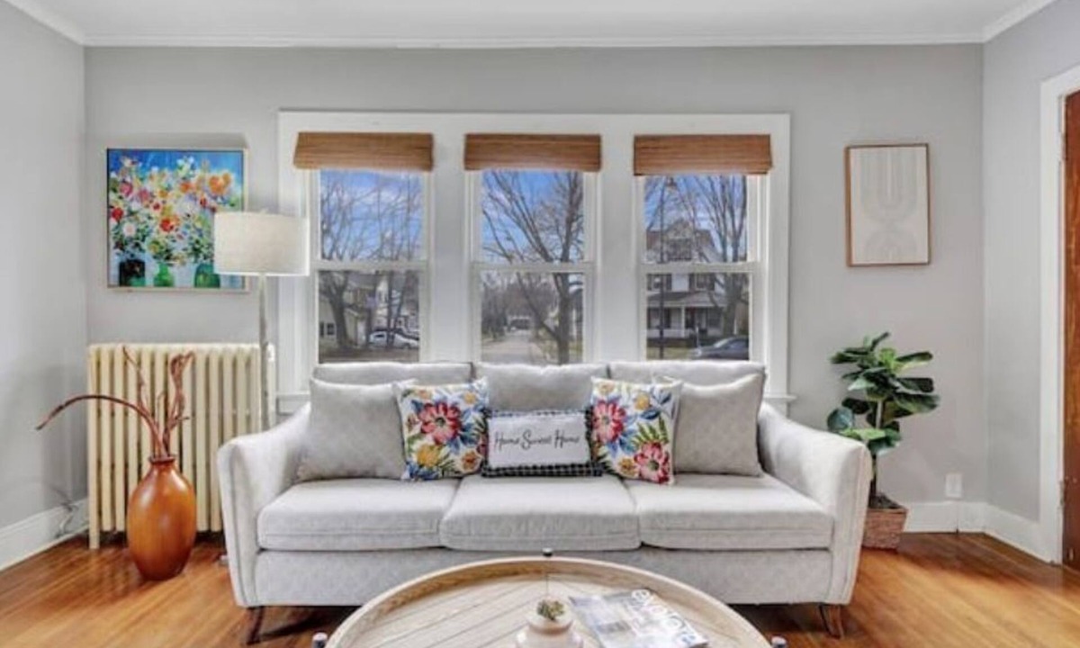 Charlotte House | Cozy home with office walking distance to beach
