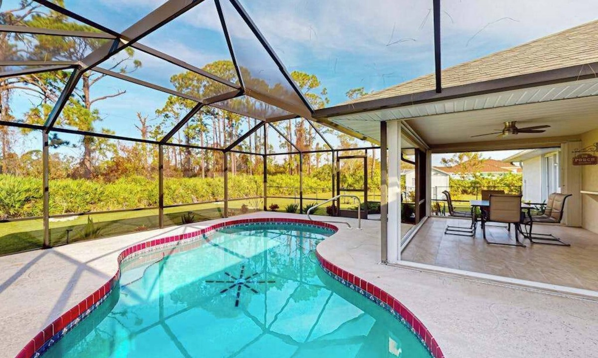 Gulf Cove House | Cozy home with private pool, lanai, central AC & washer/dryer