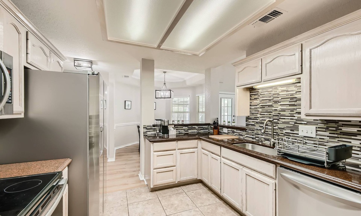 Georgetown House | Cozy Home with Spacious Backyard - by Pmi Austin Metro