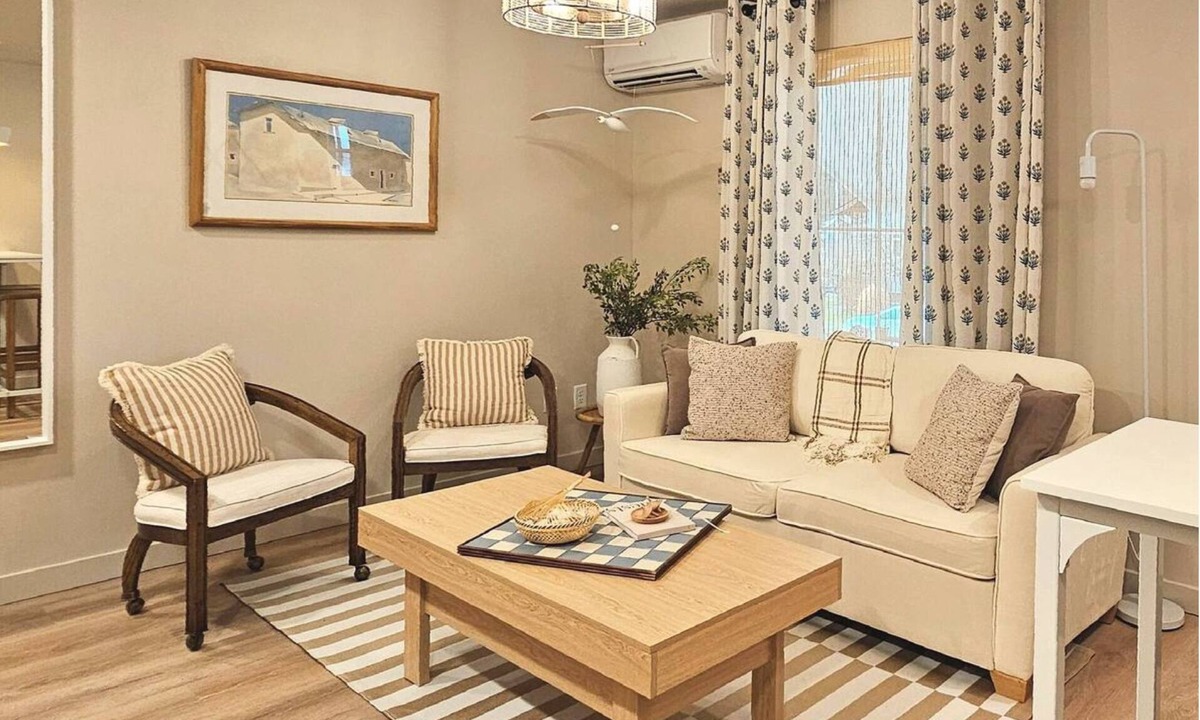 Winlock Apartment | Cozy Hotel-Style Stay w/On-Site Gift Store & Event Space Access!