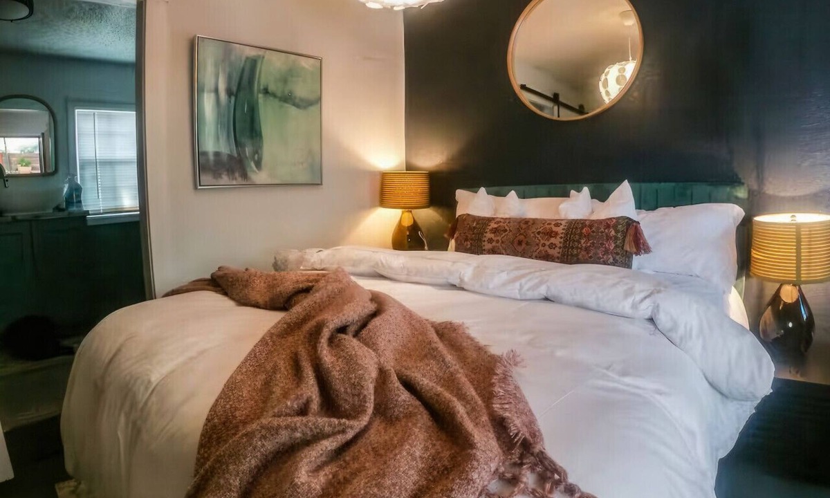 Handley Bed & Breakfast | Cozy House - 1 Bedroom with Private Bathroom