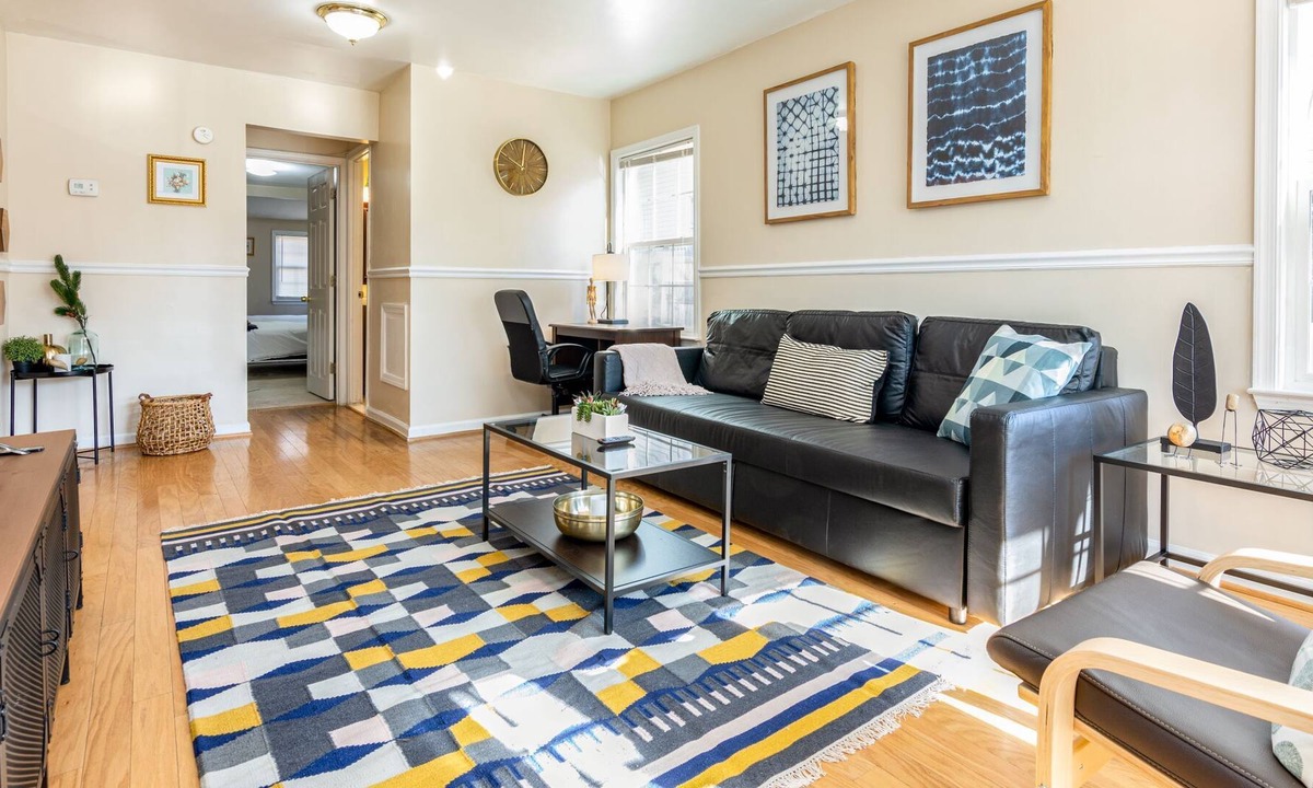 Bluemont House | Cozy House 10min to Monuments & DC by CozySuites