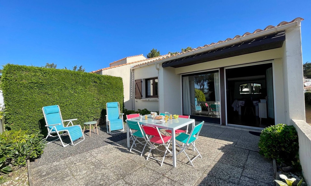 Bretignolles-sur-Mer House | Cozy House Near Dunes Beach, 2 Bedrooms + Mezzanine, Parking & Garden, Baby Gear Included