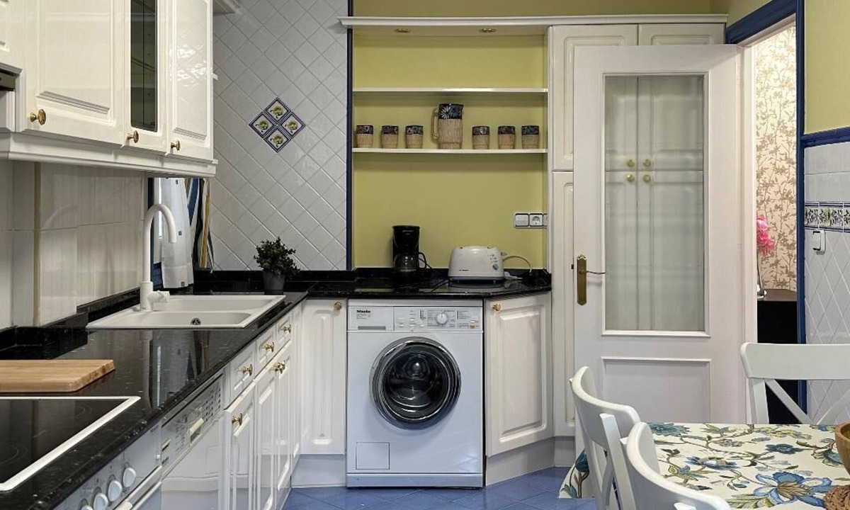 Olaeta Apartment | cozy house in the same main square of the town