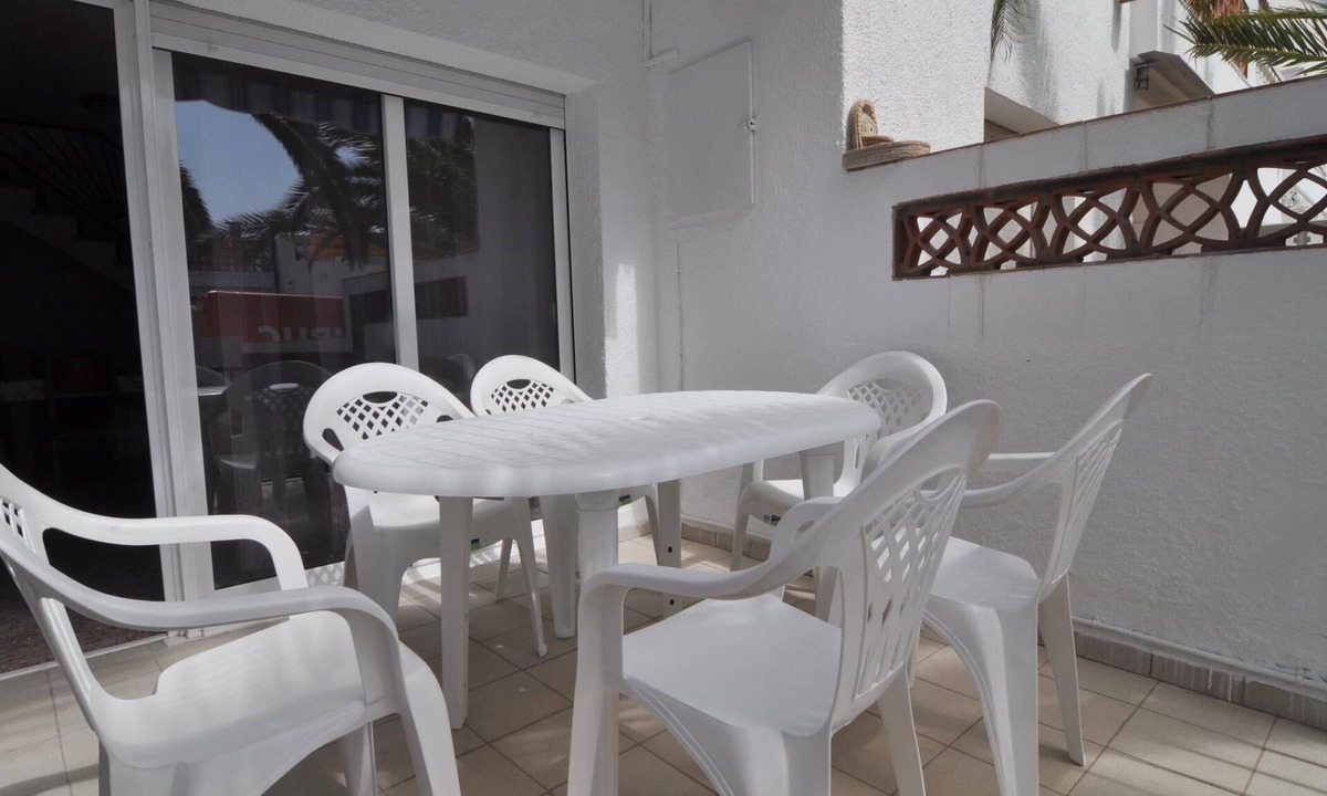 L'Escala Cottage | Cozy house located just 1 minute from Riells beach.