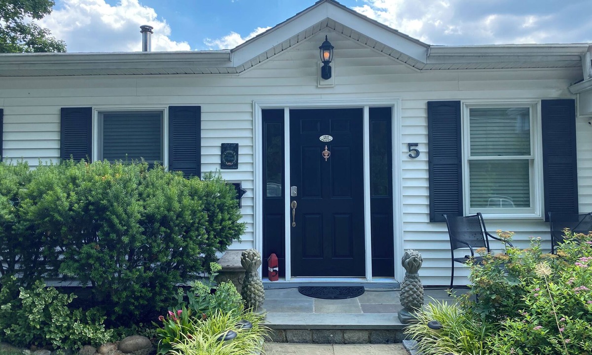 Ossining House | Cozy house on the Hudson
