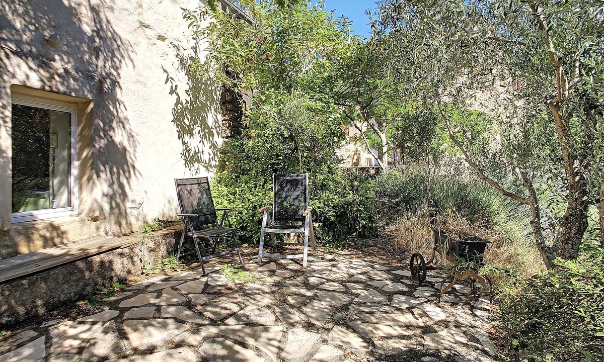 La Liviniere House | Cozy house with panoramic views and shared pool