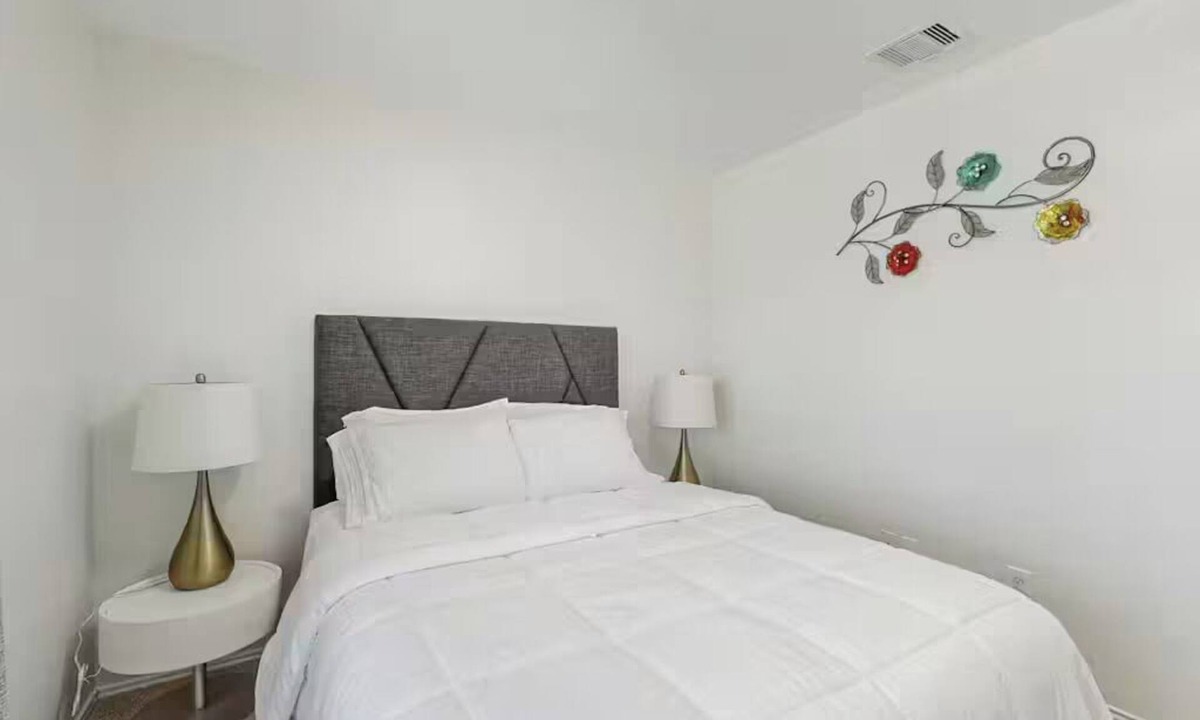 Clodine House | Cozy Houston Home with Games and a Large Backyard
