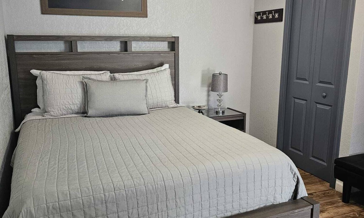 Azalea Park Apartment | Cozy independent studio