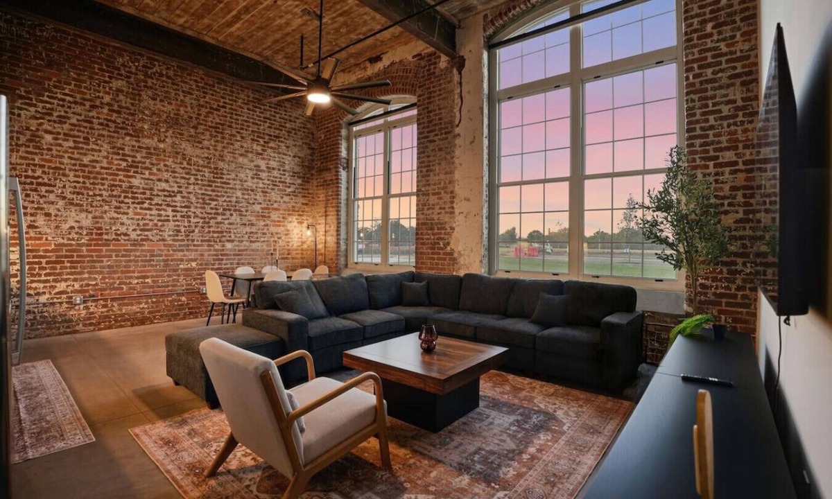Judson Apartment | Cozy Industrial Abode