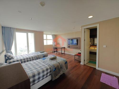 Serpong Apartment | Cozy Intermark BSD Studio Apt Pool & Gym