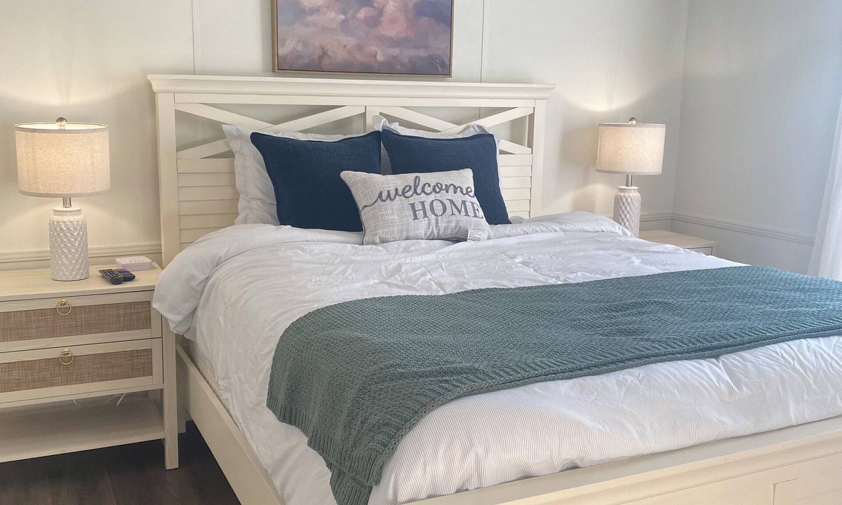 Lake Wales House | Cozy & Inviting 3BR and 2 Bath Full Kitchen + Laundry