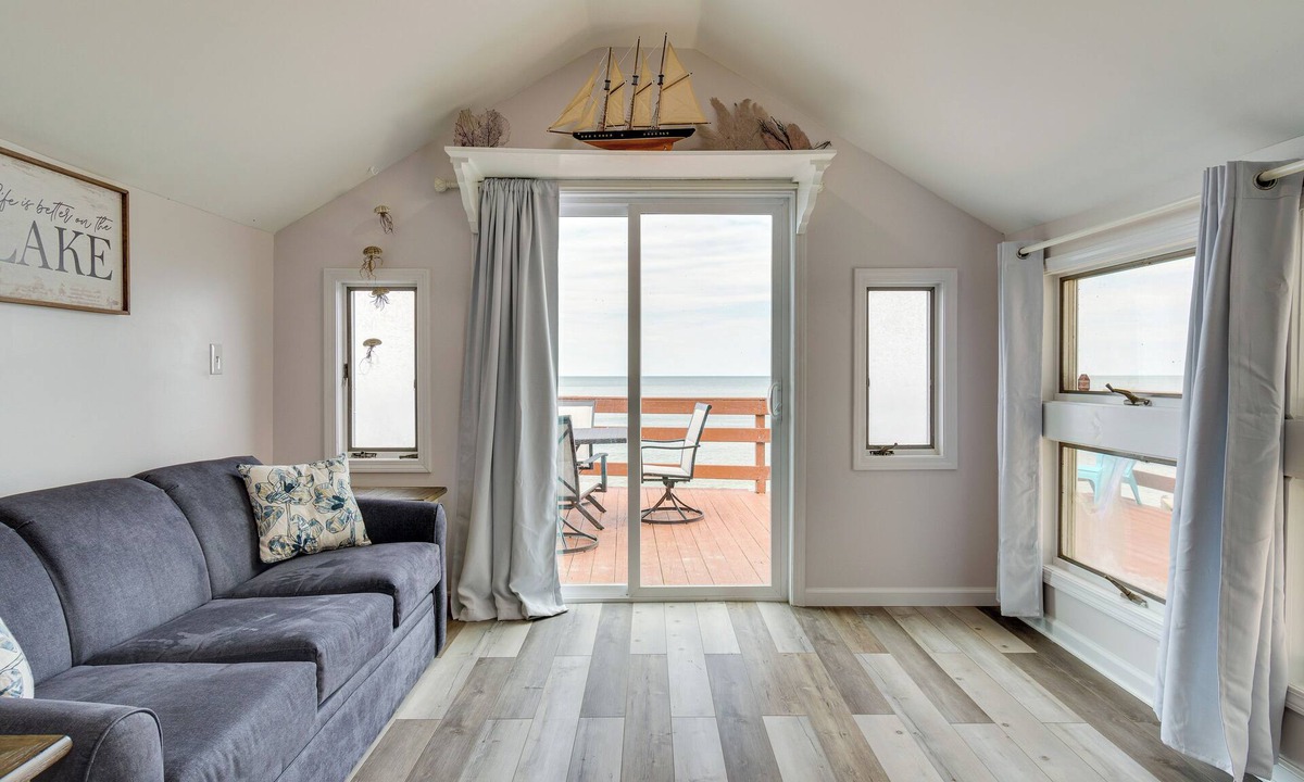 Rochester Cottage | Cozy Irondequoit Home on Lake Ontario!