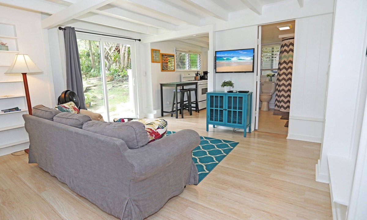 Ka'a'awa House | Cozy Kaaawa Studio with Mountain Views - 30 Day Min