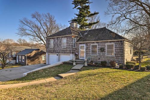 Gladstone House | Cozy Kansas City Home w/Yard - 9 Mi to Dtwn!