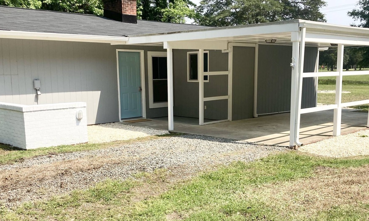 Kilmarnock House | Cozy Kilmarnock Cottage