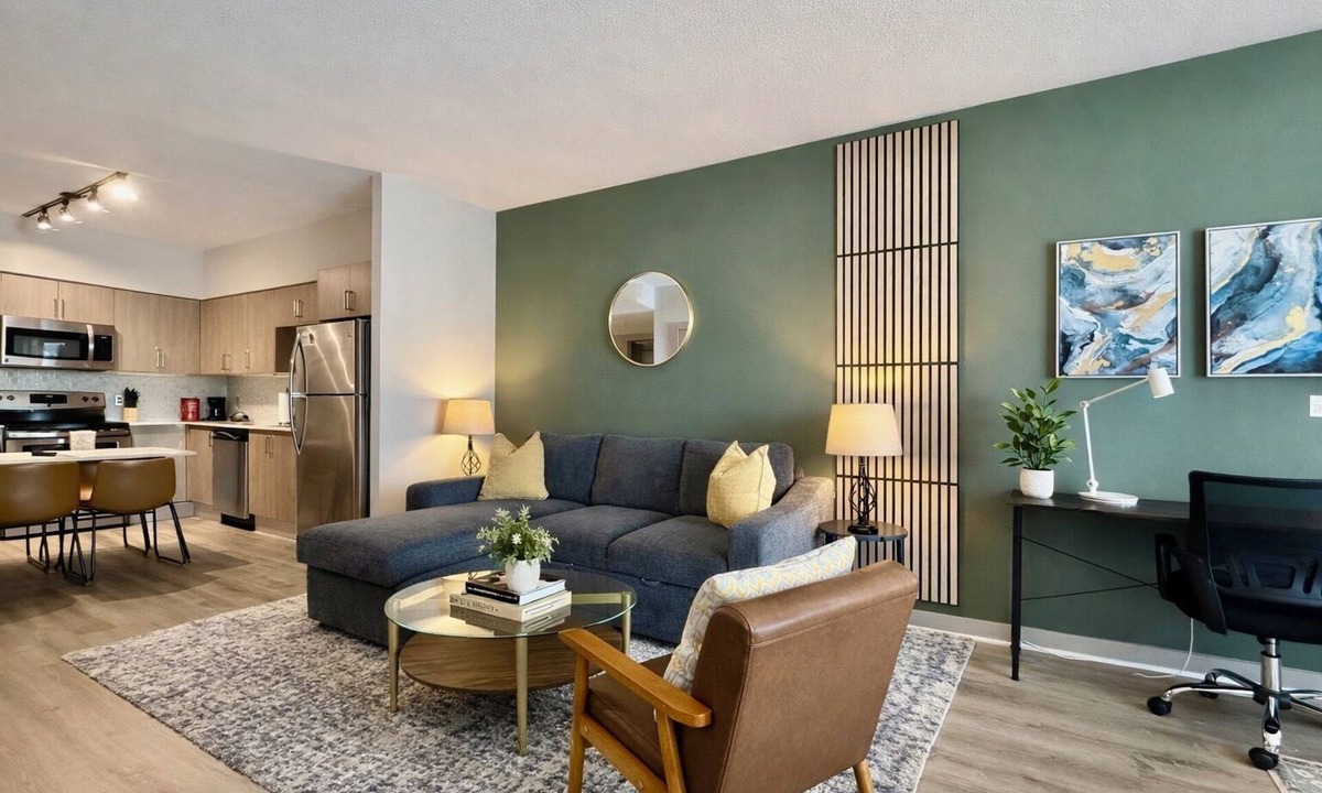 Crystal City Apartment | Cozy King Bed 1 BR Home 5min from DCA/Mall/DC/Grocery Stores - Rare Find