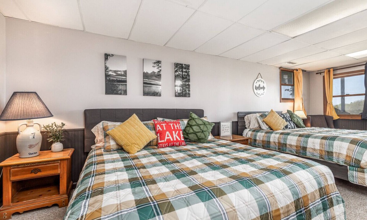 Apple River Cabin | Cozy King + Queen Suite | Near Golf, Lake & Marina
