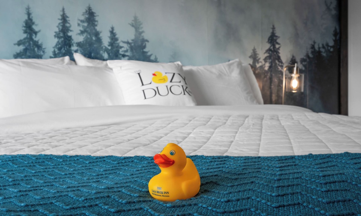 West Yellowstone Hotel | Cozy King Suite at Lazy Duck Inn, just 1 minute from Yellowstone! #24