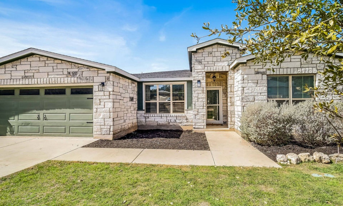 Highland Lake Estates House | Cozy Lago Vista home with Private Pool table, mile from the stunning Lake Travis