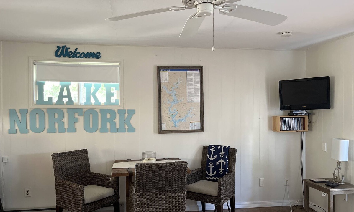 Elizabeth Cabin | Cozy lake cabin-lake view!