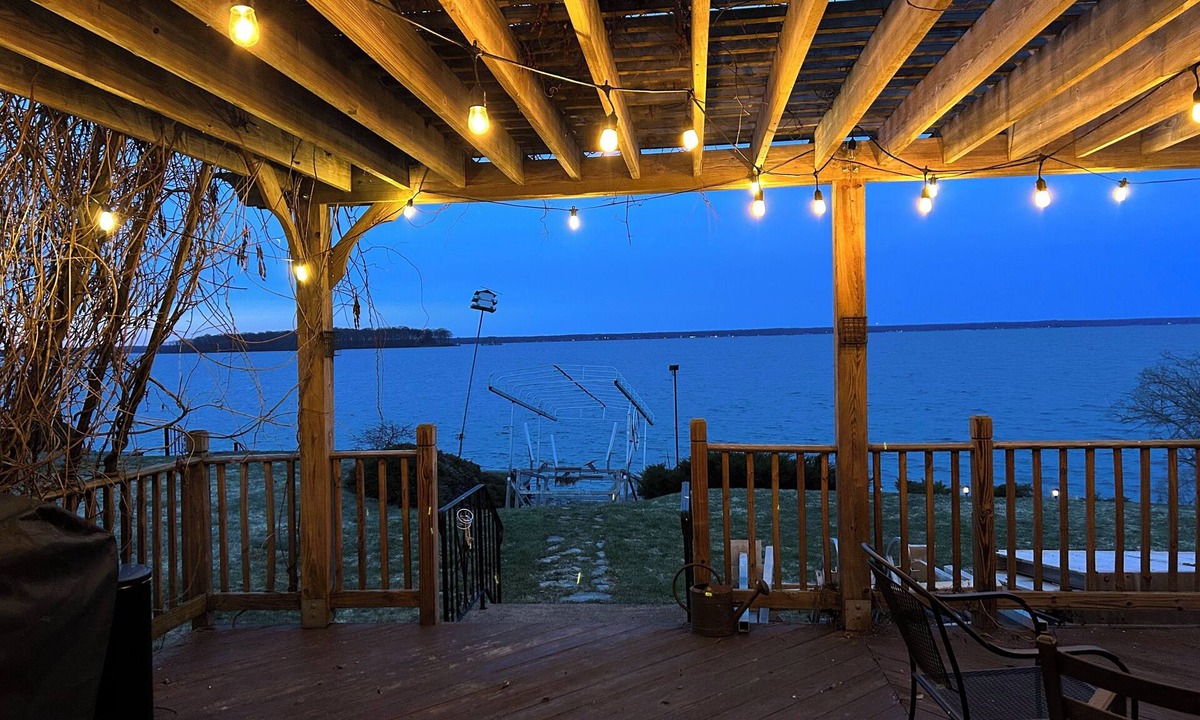 Cicero House | Cozy Lake House on Oneida with Waterfront Access